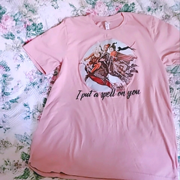 Hocus Pocus Tshirt 💗 - Picture 2 of 3